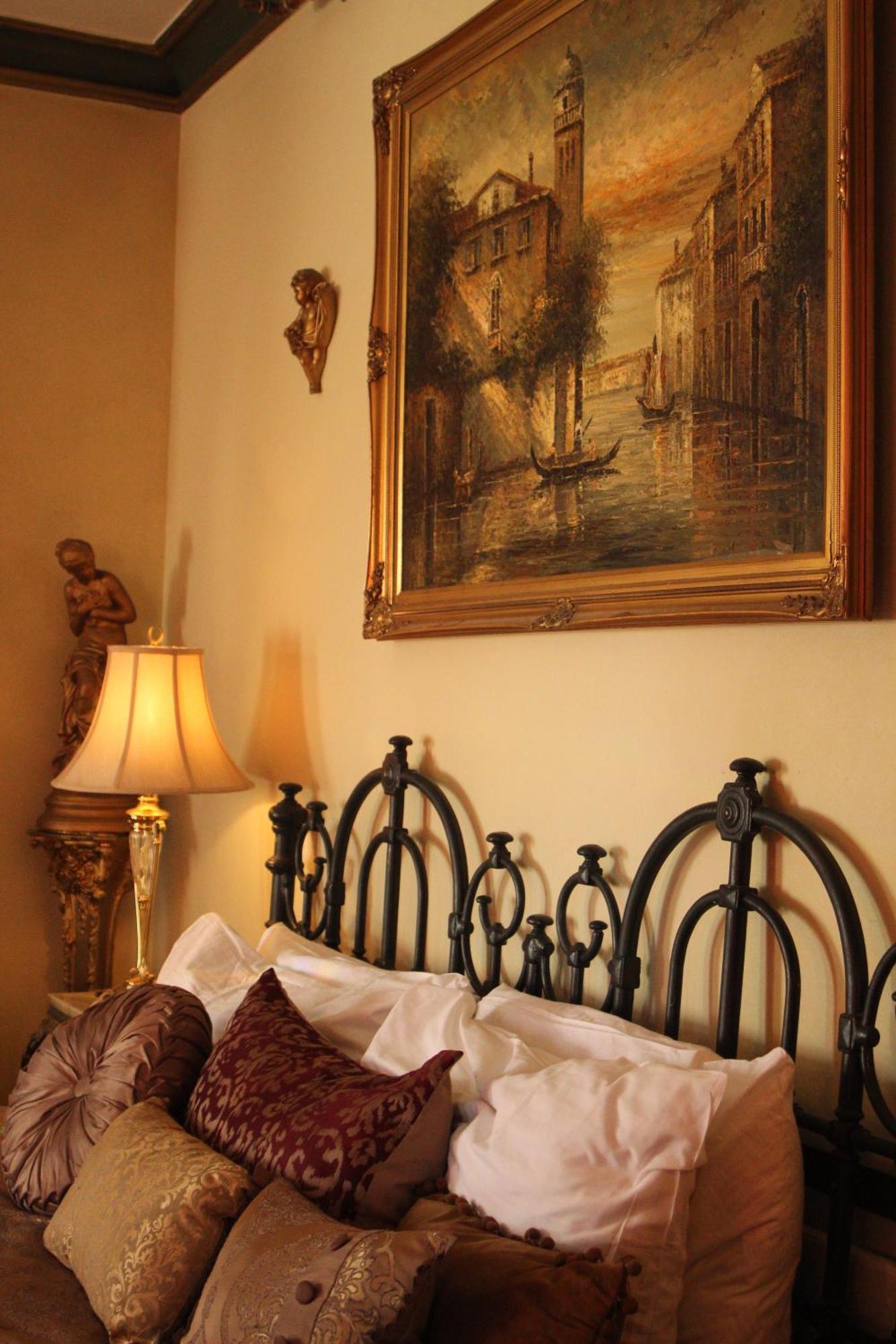 Henderson Castle Inn カラマズー 部屋 写真