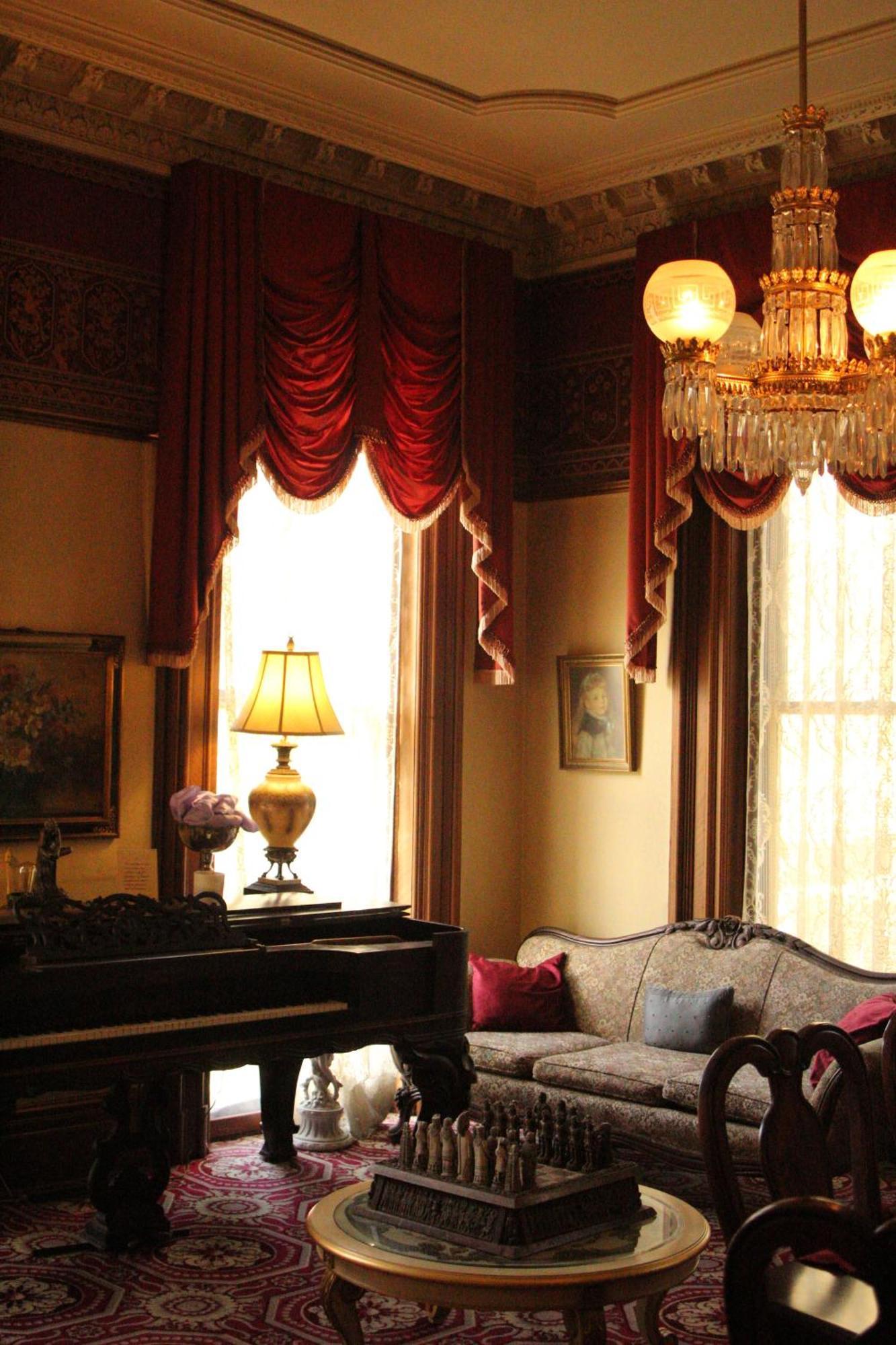 Henderson Castle Inn カラマズー エクステリア 写真