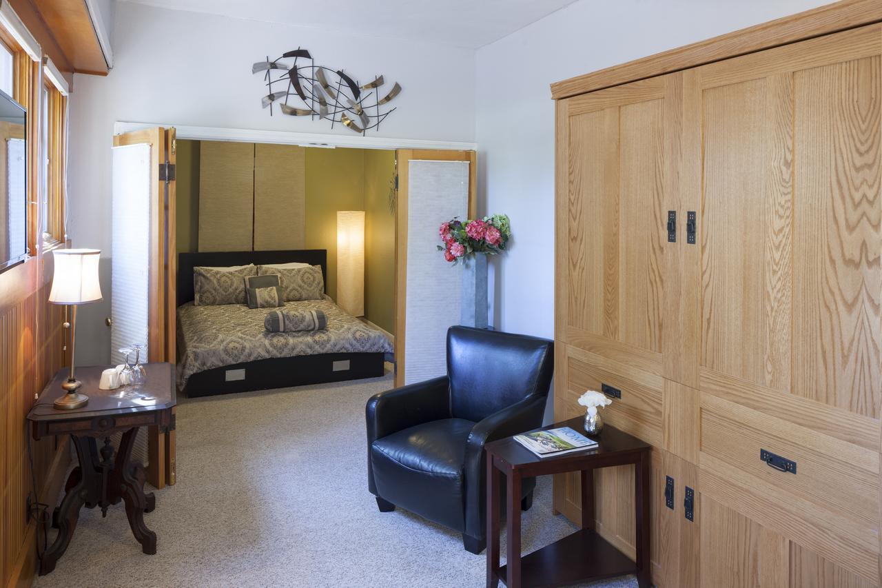 Henderson Castle Inn カラマズー エクステリア 写真